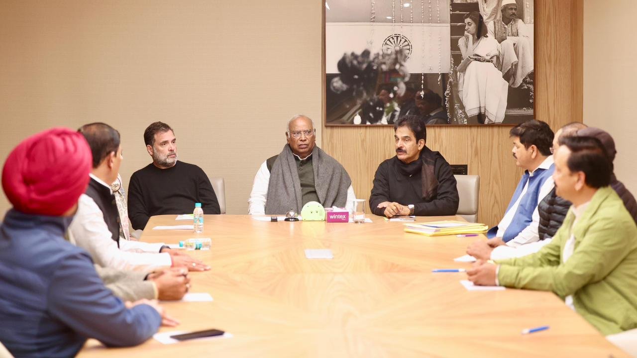 दिल्ली में उत्तराखंड कांग्रेस की अहम बैठक, चुनाव के मद्देनजर कमर कसने के निर्देश