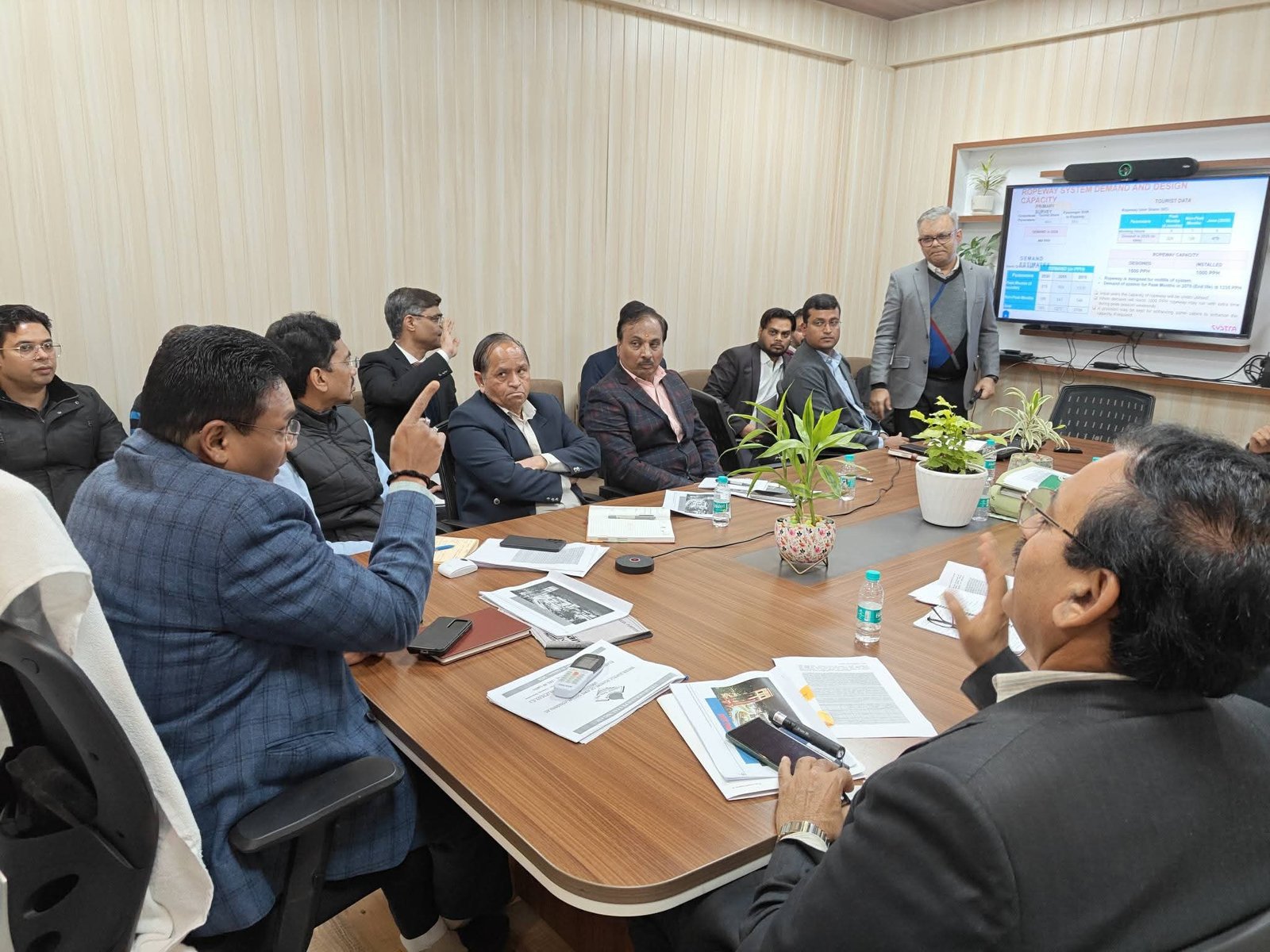 आवास सचिव आर राजेश कुमार ने की अहम बैठक