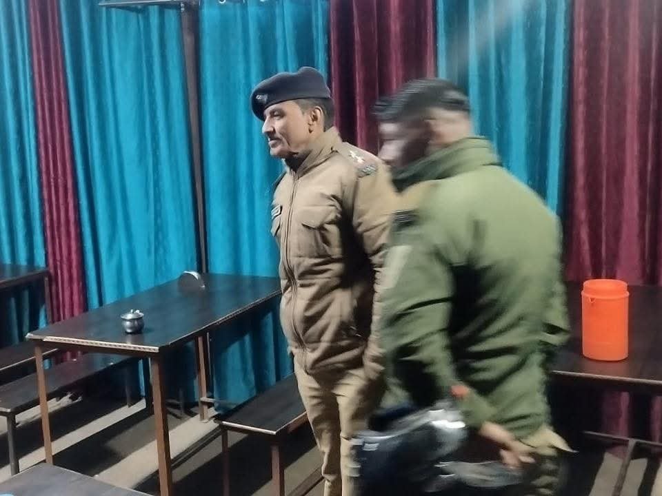 ढाबे की आड़ में शराब का धंधा, पिथौरागढ़ पुलिस ने लिया एक्शन
