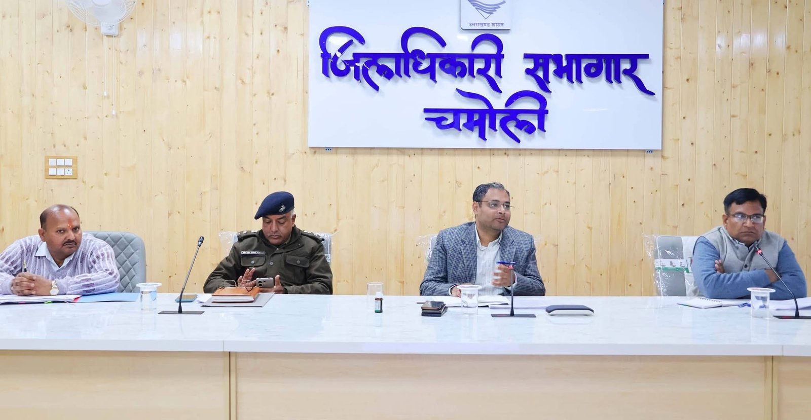 विकास कार्यों को लेकर चमोली में अहम बैठक