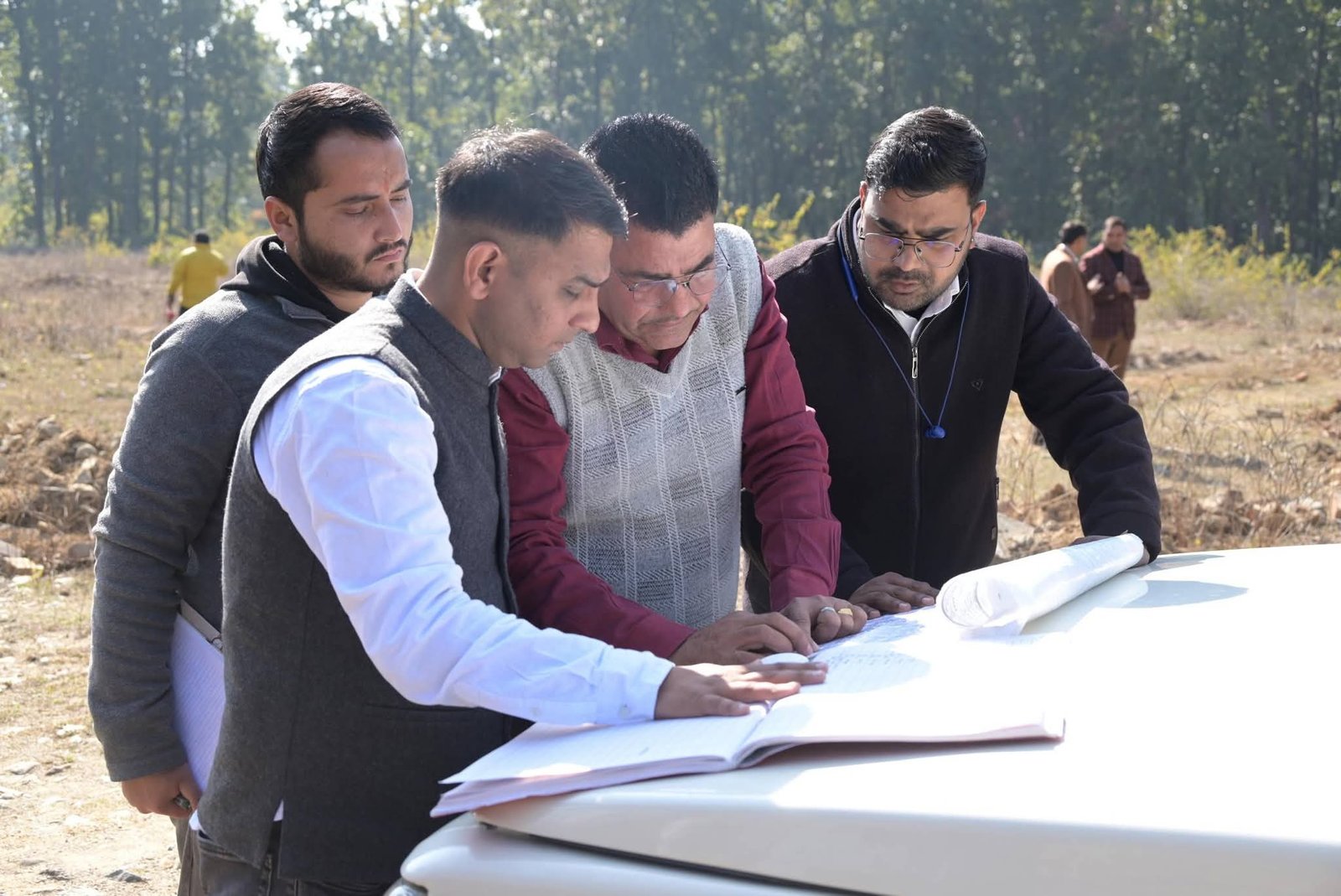 धौलास भूमि प्रकरण में बड़ा एक्शन: 20 एकड़ जमीन की अनियमित बिक्री की जांच शुरू, संयुक्त टीम ने की पैमाइश