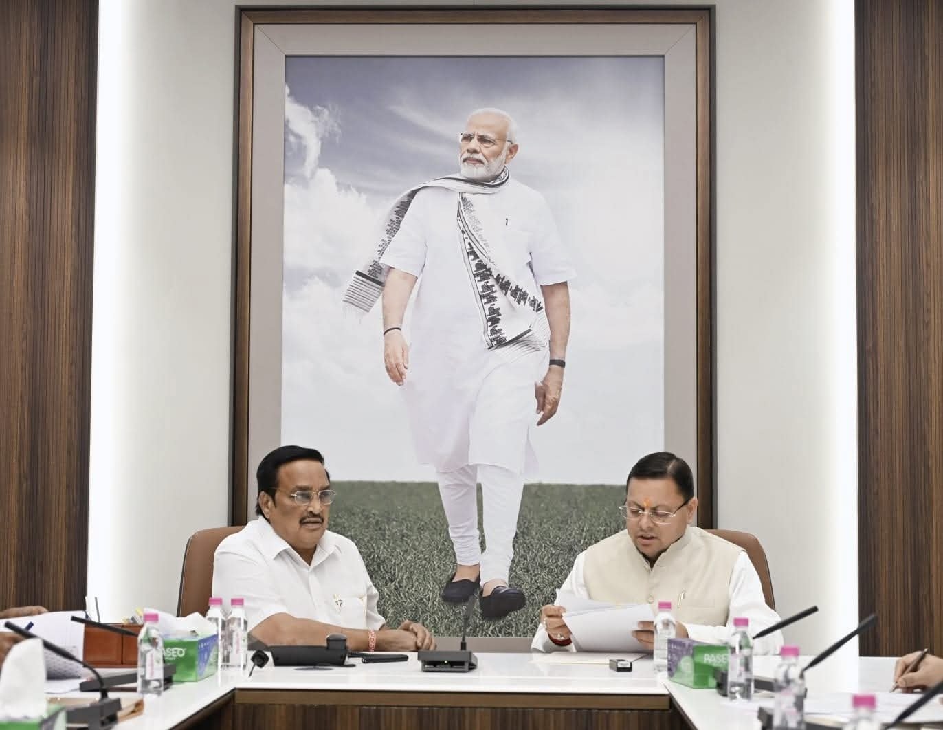 दिल्ली में सीएम धामी, जल शक्ति मंत्री सीआर पाटिल से की मुलाकात