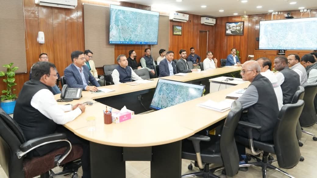 यूपीडा के अफसरों ने मुख्य सचिव से की मुलाकात