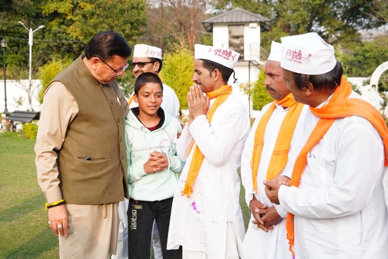 सीएम पुष्कर सिंह धामी से मिले चंपावत के होल्यार