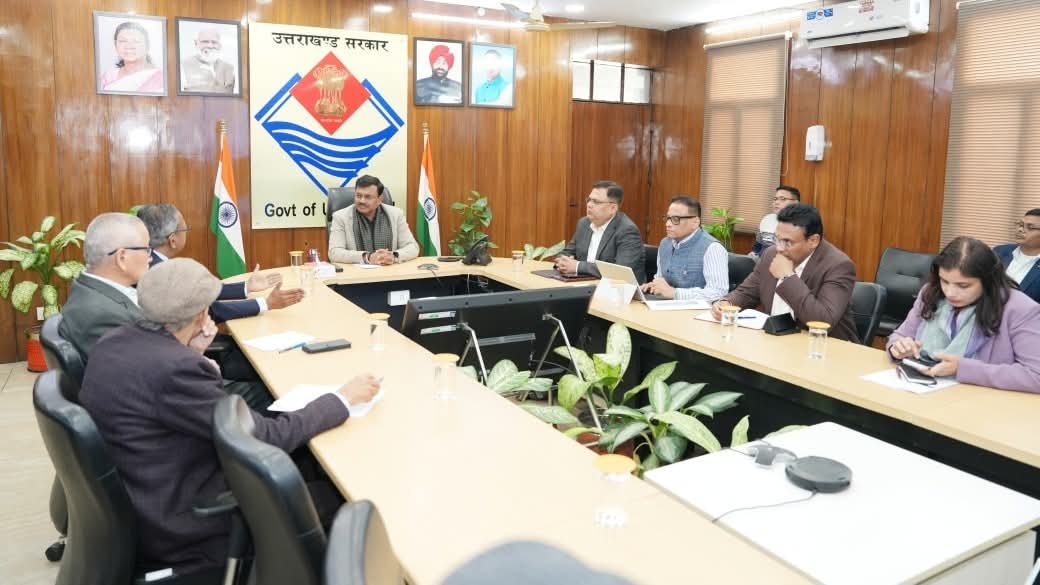 मुख्य सचिव ने छठे वित्त आयोग के अध्यक्ष से की मुलाकात