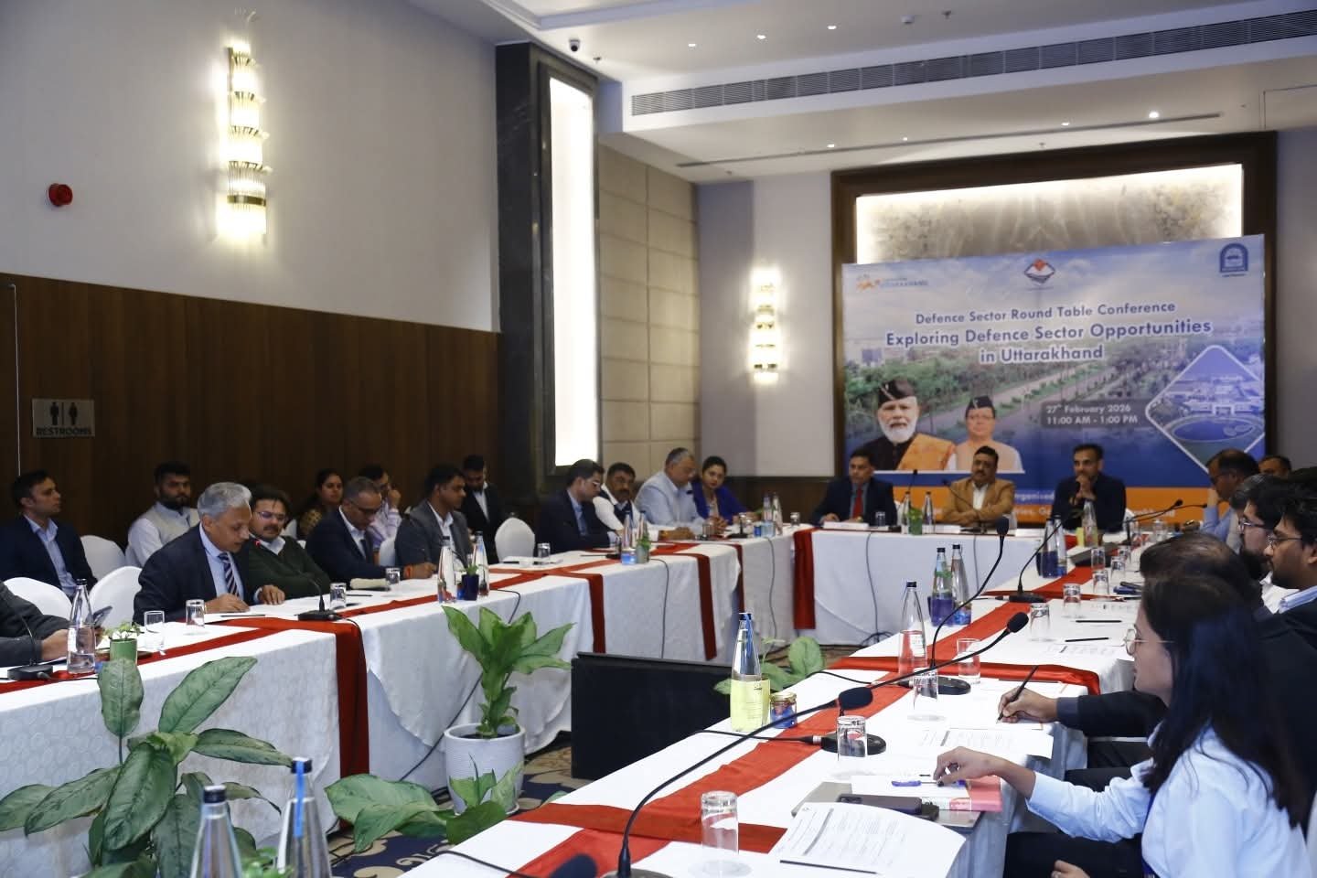 देहरादून में रक्षा क्षेत्र राउंड टेबल सम्मेलन का आयोजन