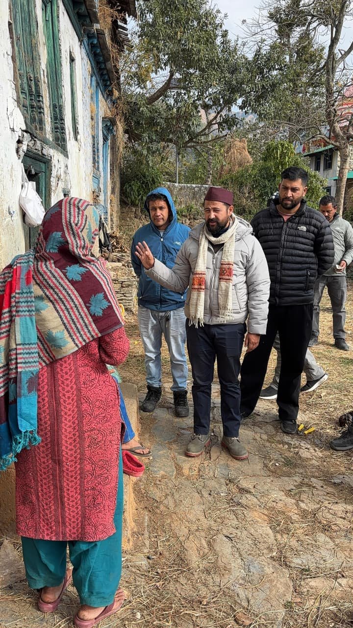 पिथौरागढ़ में ऋषेंद्र महर ने गुलदार के हमले में घायल बच्चे का हाल जाना, सरकार को सुझाव दिए