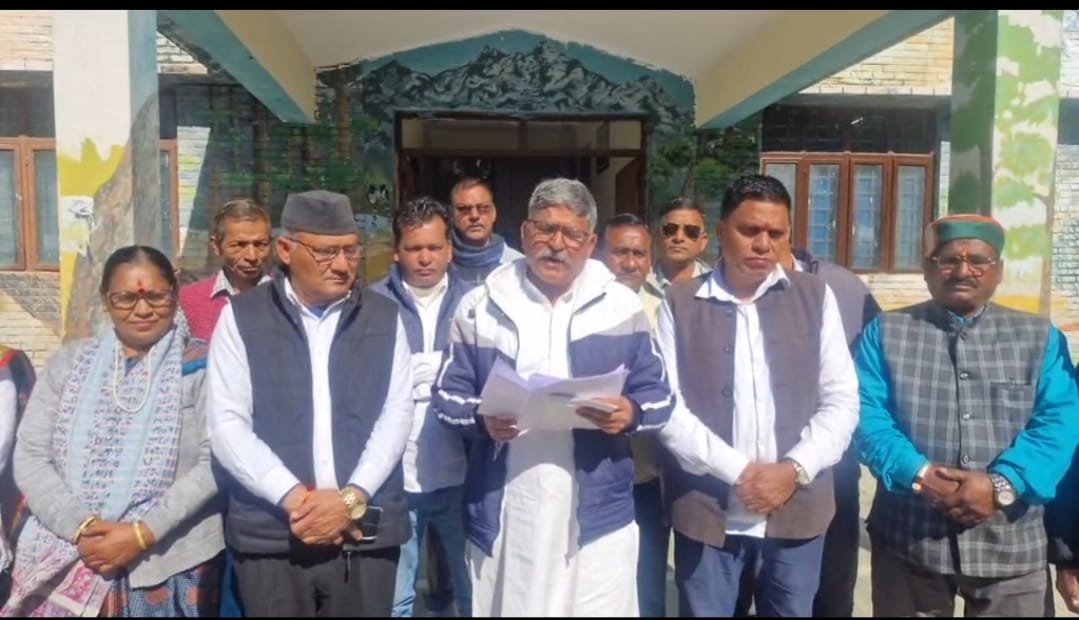 उत्तराखंड में सरकारी जमीनों की बंदरबांट को लेकर कांग्रेस के पूर्व विधायक मनोज रावत ने किया खुलासा, लगाए गंभीर आरोप