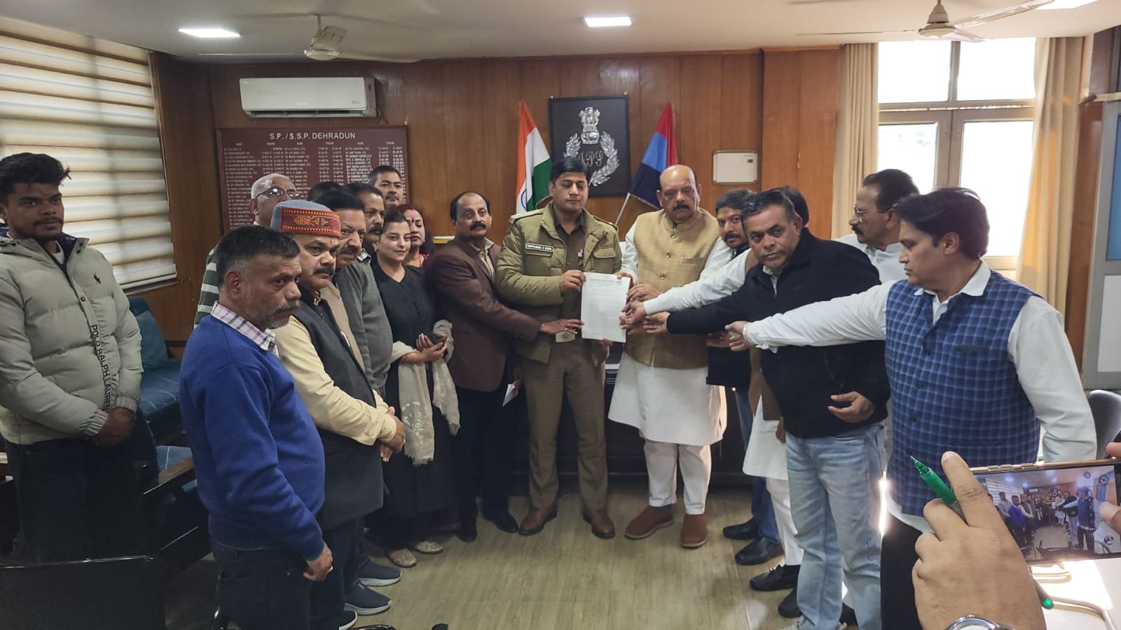 देहरादून में ट्रैफिक मैनेजमेंट को लेकर कांग्रेस ने उठाए सवाल, SSP से की शिकायत, ज्ञापन के जरिए दिए अहम सुझाव