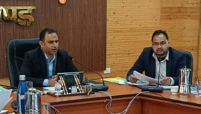 पिथौरागढ़ डीएम ने की बजट खर्च की समीक्षा