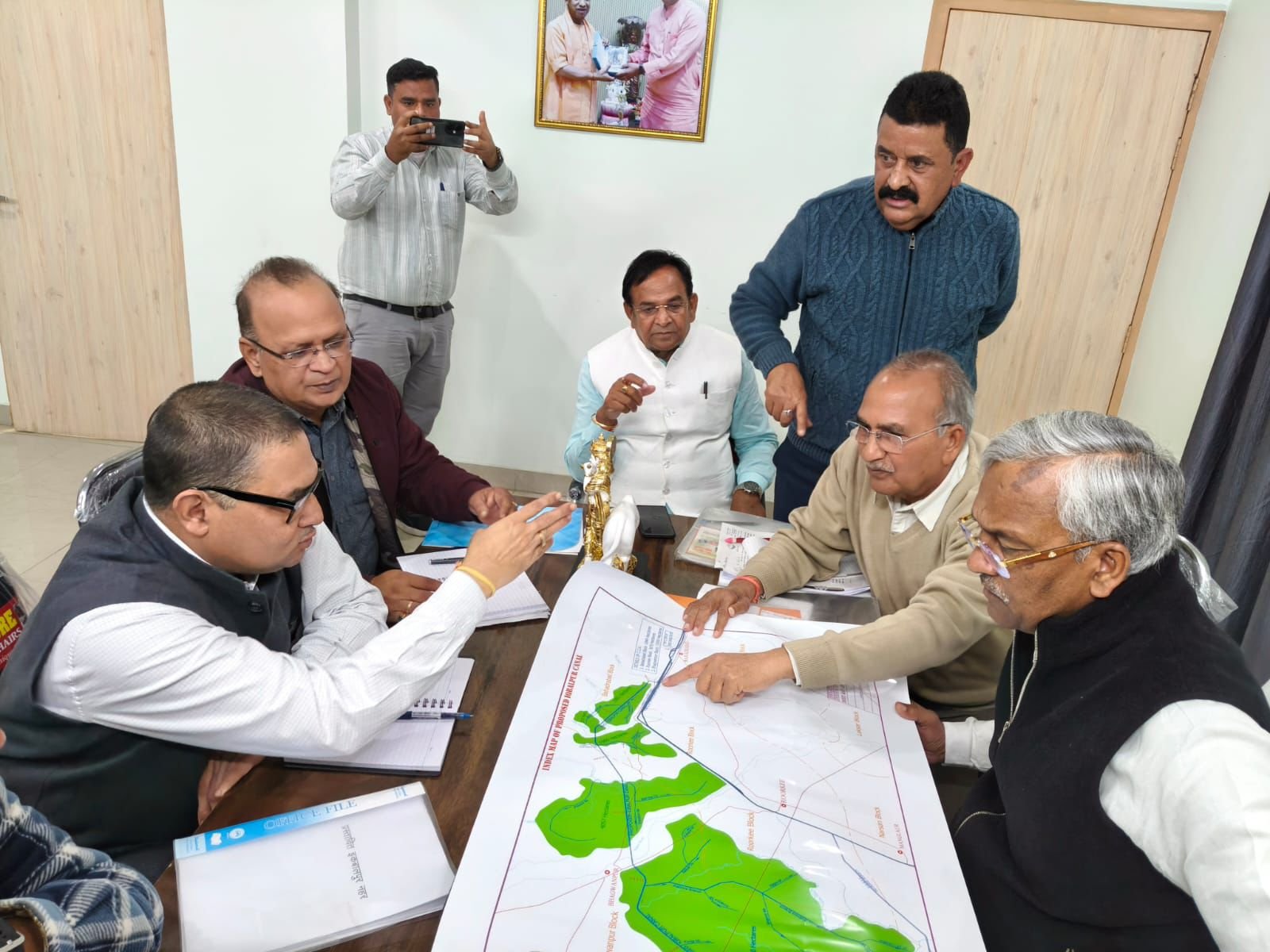 सांसद त्रिवेंद्र सिंह रावत की सिंचाई विभाग के अफसरों के साथ बैठक, दिए अहम निर्देश