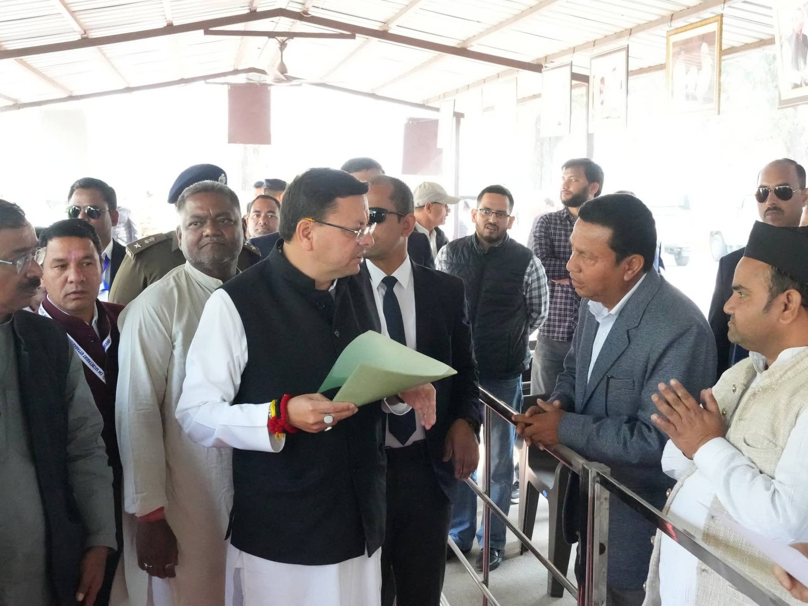 खटीमा में सीएम धामी ने सुनीं लोगों की समस्याएं