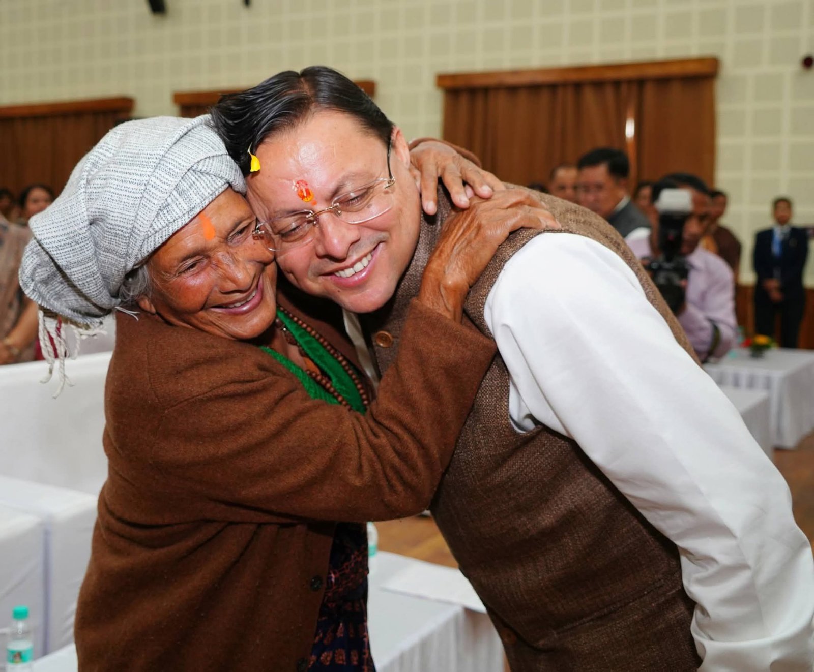 महिला दिवस पर सीएम आवास में हुआ कार्यक्रम