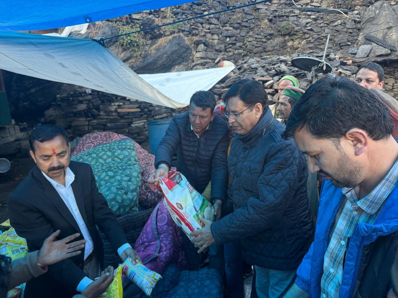 उत्तरकाशी में फिताड़ी अग्निकांड पीड़ितों से मिले कांग्रेस नेता प्रीतम सिंह, सरकारी तंत्र पर उठाए सवाल