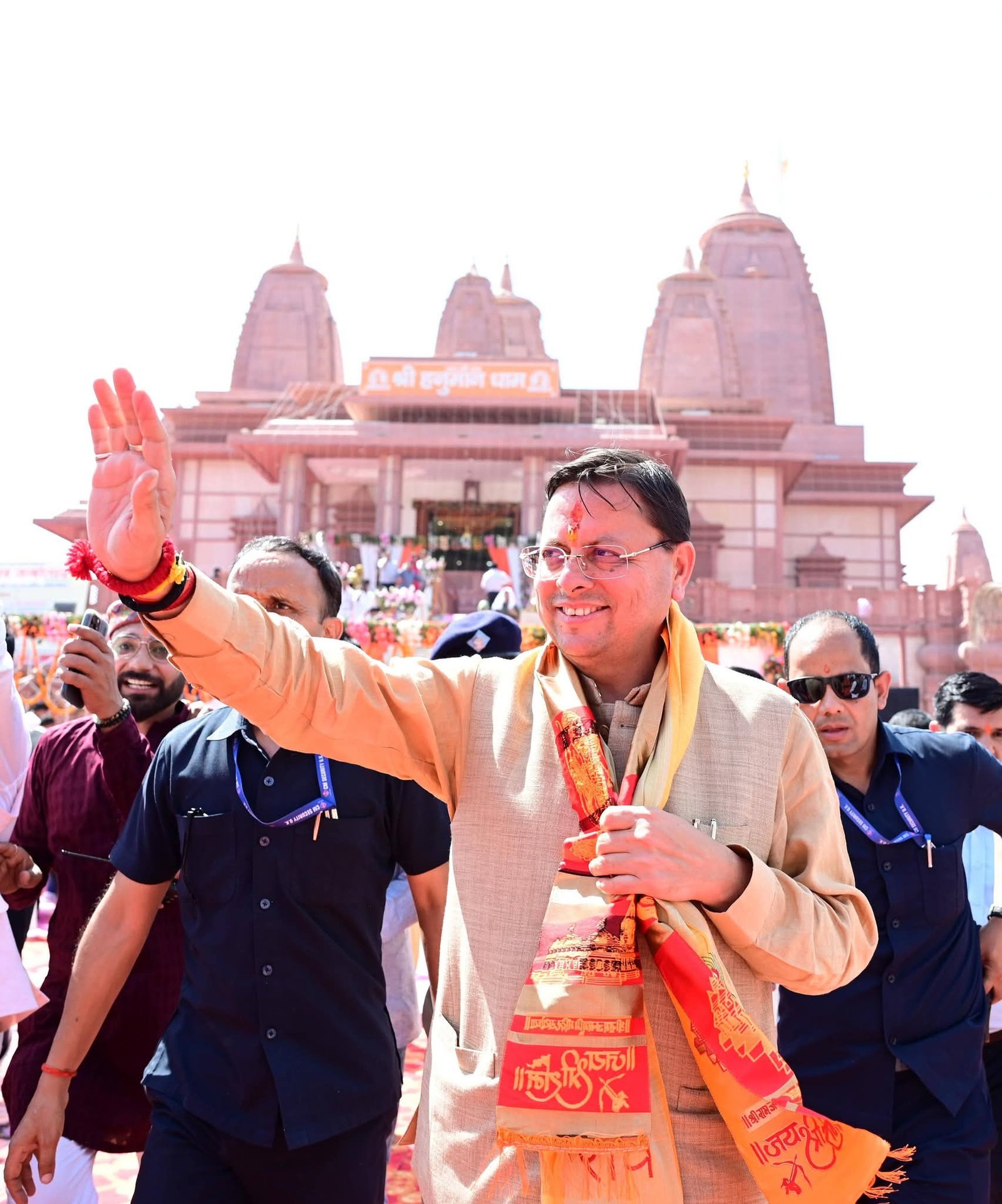 सीएम धामी ने रामनगर में हनुमान धाम में की पूजा