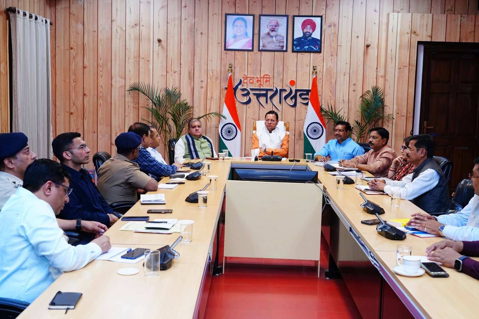 पीएम मोदी के उत्तराखंड दौरे की तैयारियां तेज, सीएम ने की समीक्षा