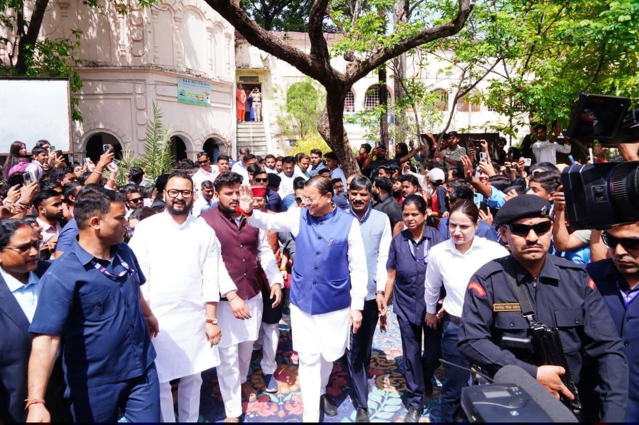 डीएवी कॉलेज के छात्र संघ समारोह में शामिल हुए सीएम धामी