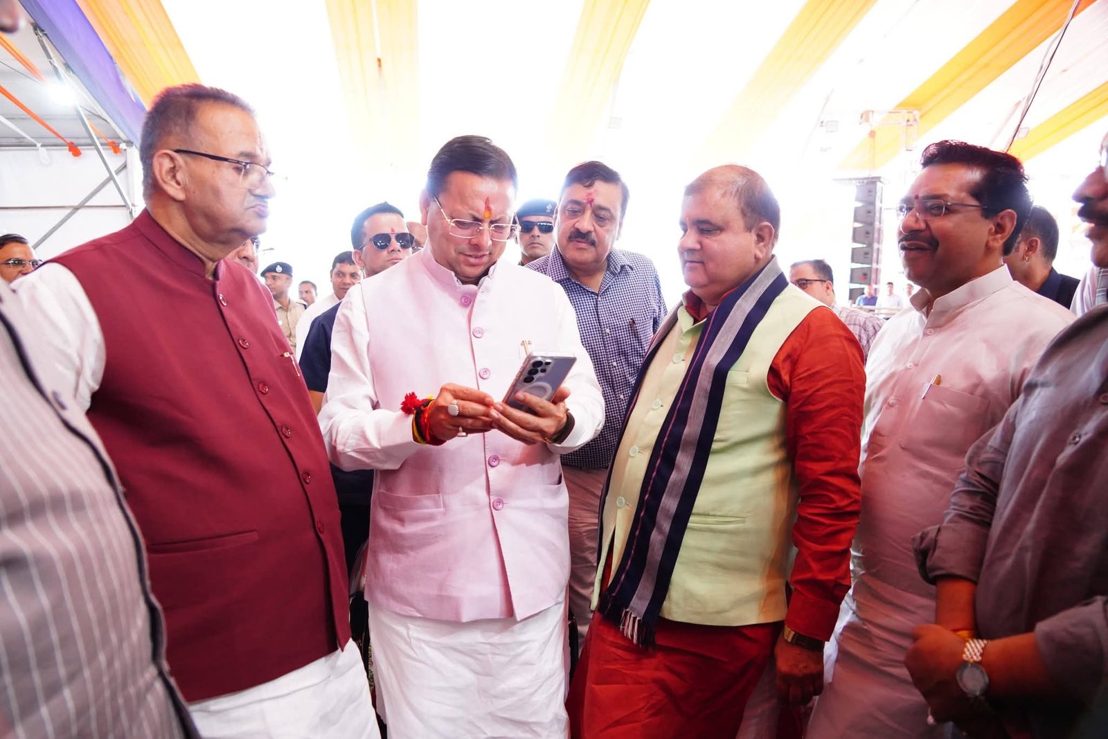 पीएम मोदी के कार्यक्रम की तैयारी तेज, सीएम धामी ने लिया जायजा