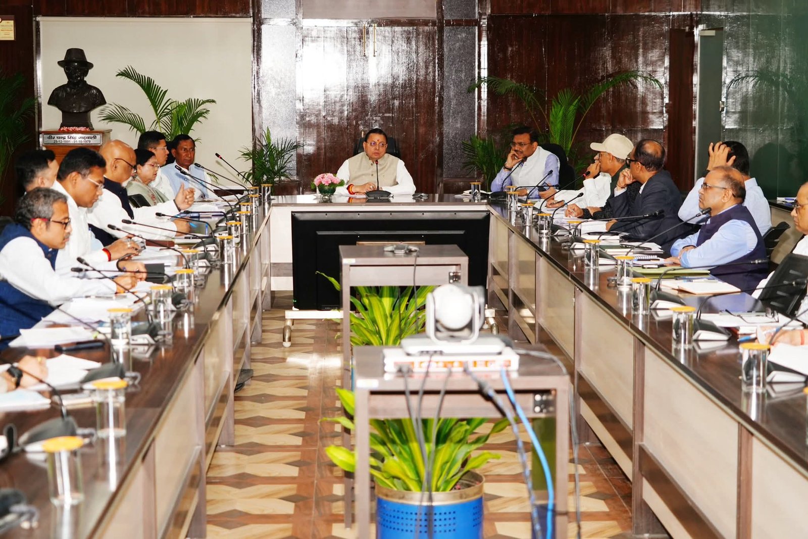 सीएम धामी ने पिथौरागढ़ और बागेश्वर के विकास कार्यों की समीक्षा की