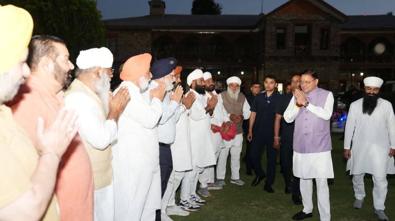 सीएम धामी से मिला सिख समुदाय का प्रतिनिधिमंडल