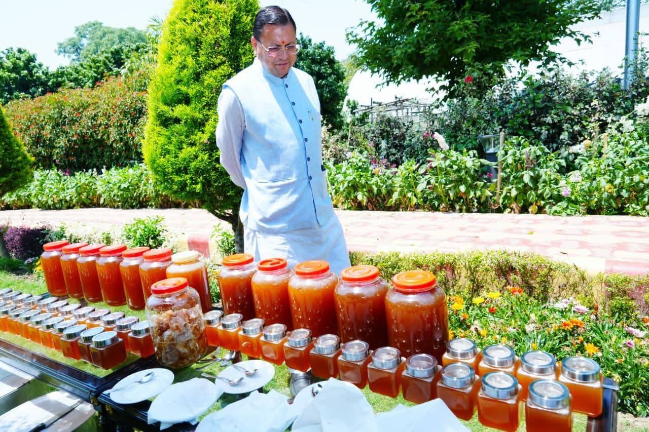 देहरादून में सीएम आवास पर महज 45 दिन में 520 किलो शहद का उत्पादन