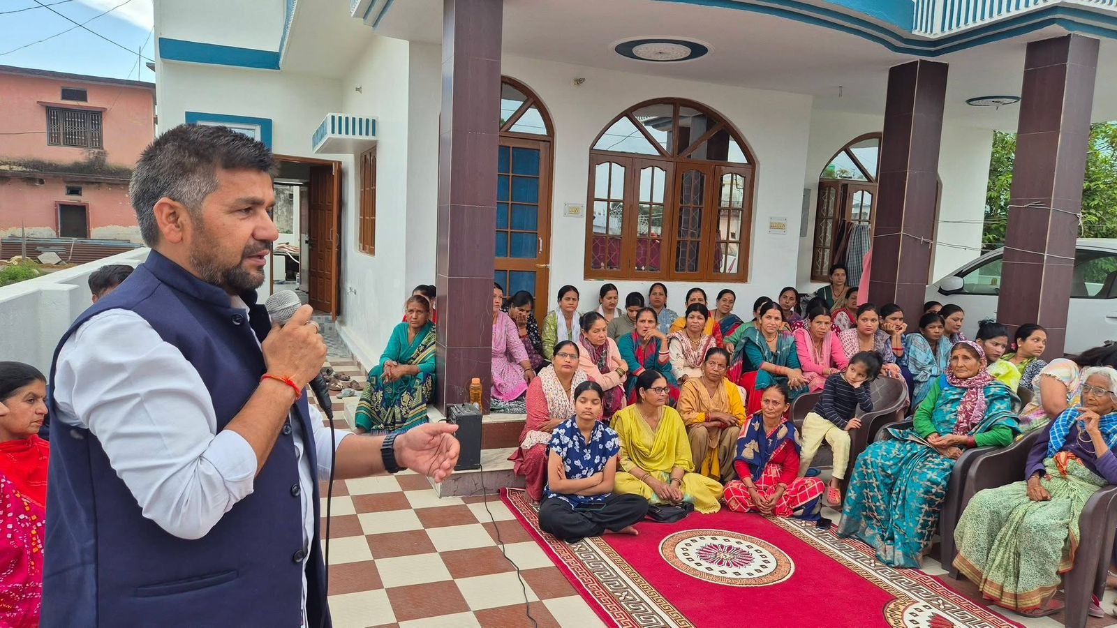 देवी दर्शन यात्रा से लौटी कीर्तन मंडली ने यात्रा संयोजकों का जताया आभार