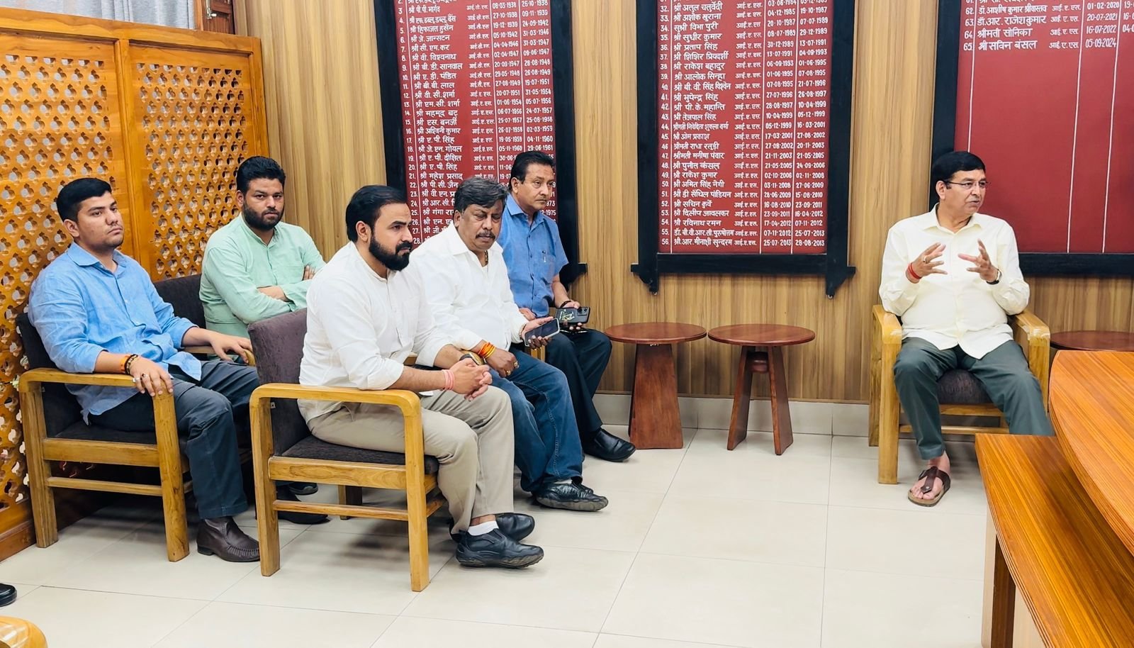 निजी स्कूलों की मनमानी को लेकर कांग्रेस ने उठाए सवाल, प्रीतम सिंह की अगुवाई में डीएम देहरादून से मिला कांग्रेस प्रतिनिधिमंडल, कड़ा एक्शन लेने की मांग