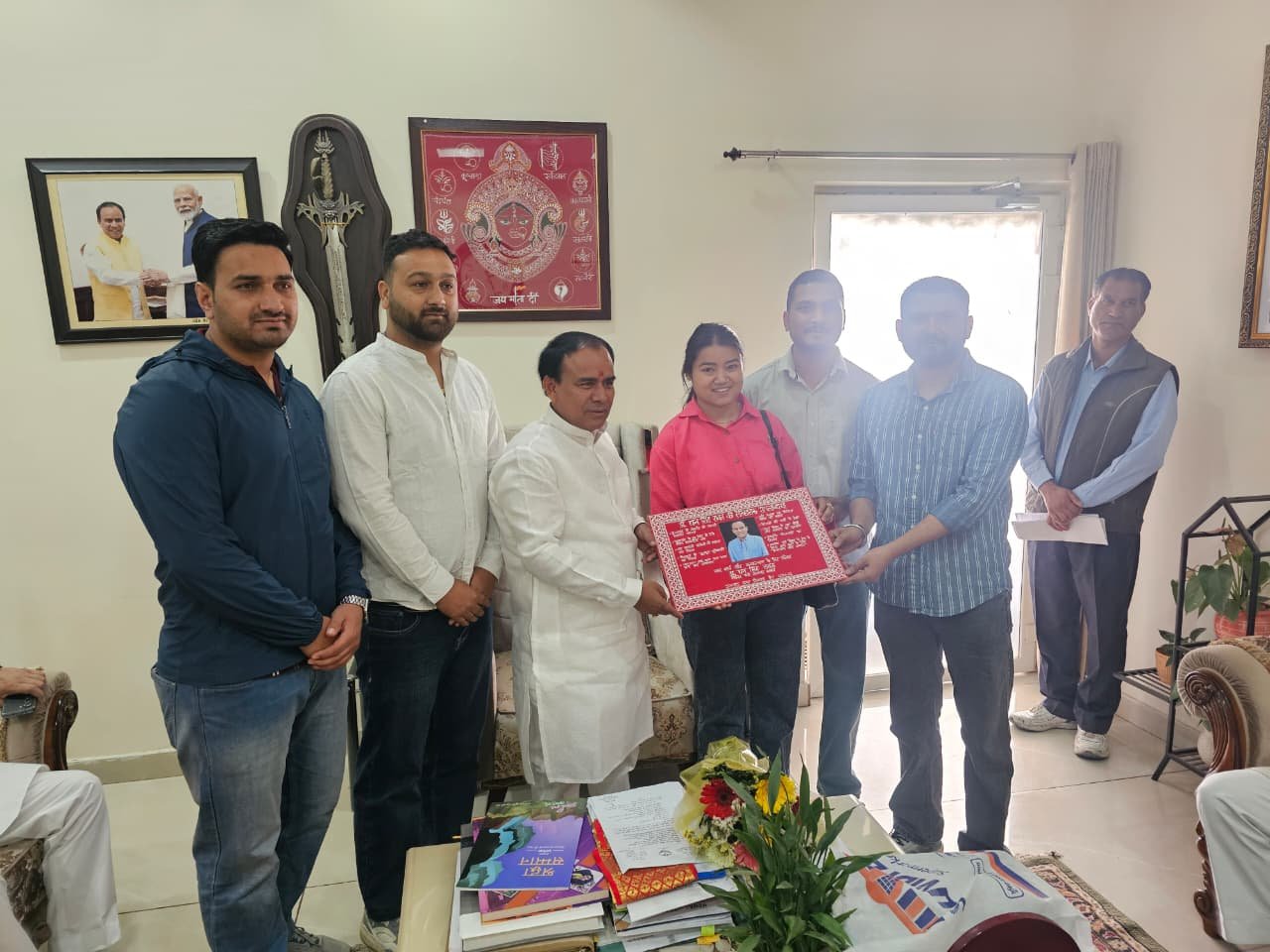 डीएलएड अभ्यर्थियों की शिक्षा मंत्री से मुलाकात, जल्द भर्ती निकालने की मांग