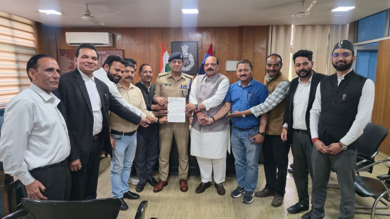 राहुल गांधी के खिलाफ अपशब्दों का इस्तेमाल करने वाले एंकर के खिलाफ मुकदमा दर्ज करने की मांग, कांग्रेस ने एसएसपी देहरादून से की शिकायत