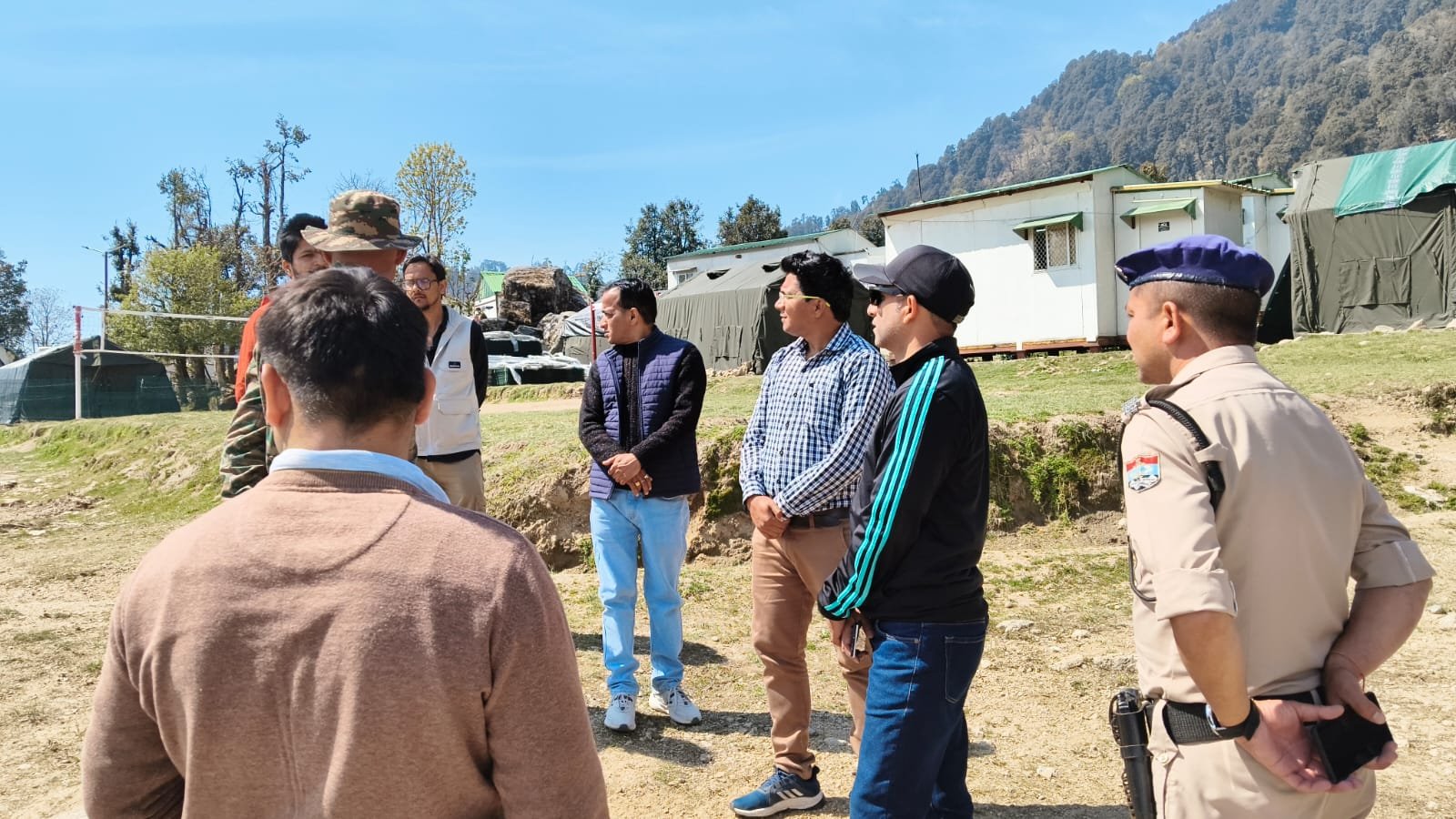 डीएम पिथौरागढ़ ने किया मुनस्यारी के सरकारी अस्पताल का निरीक्षण, व्यवस्था दुरुस्त करने के निर्देश