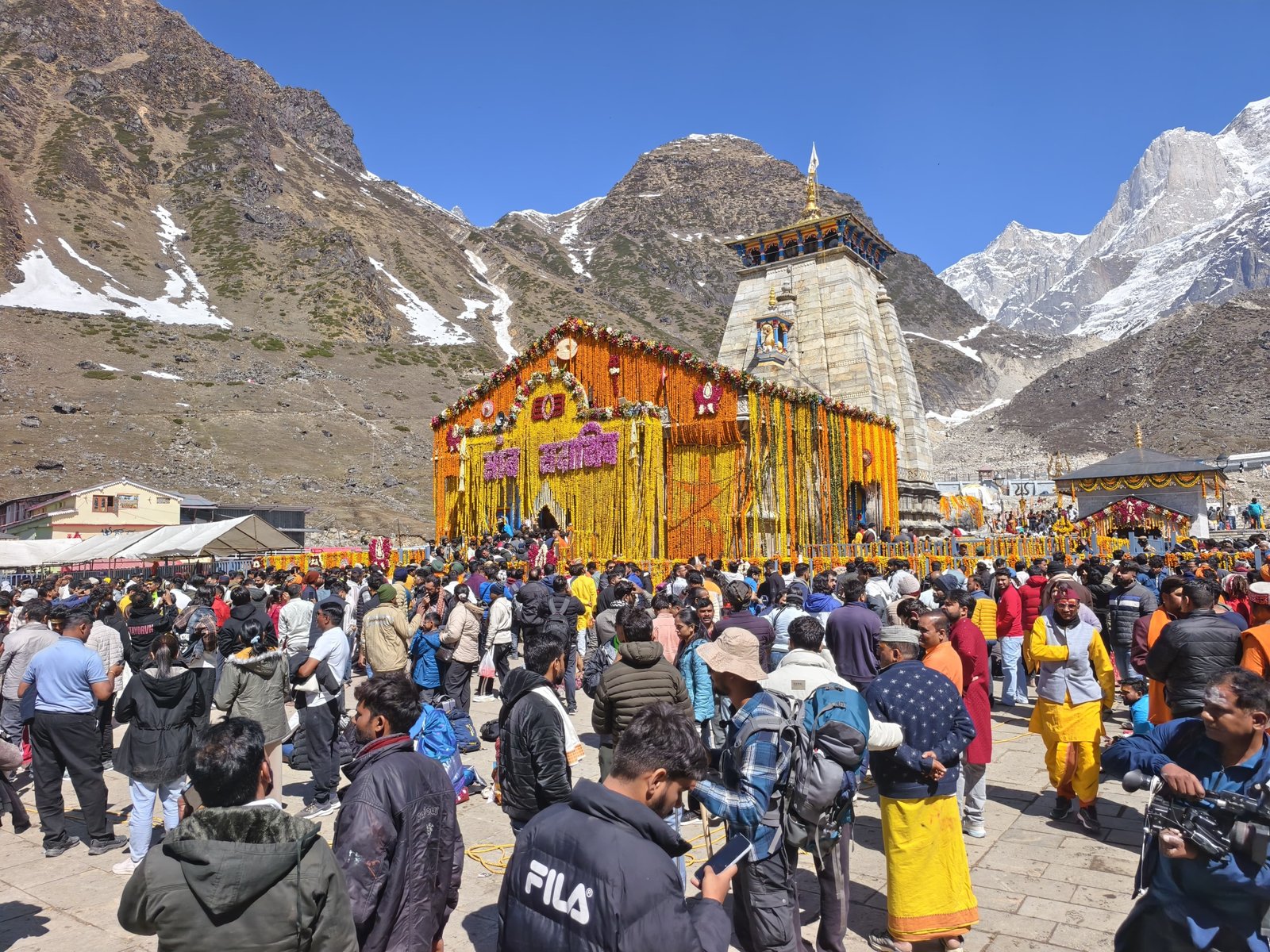 विधि-विधान के साथ खोले गए केदारनाथ धाम के कपाट