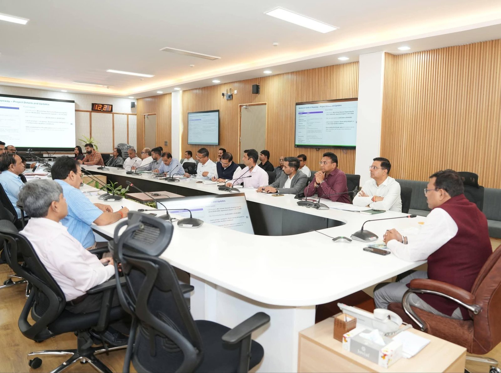 मुख्य सचिव ने की रोपवे निर्माण की समीक्षा
