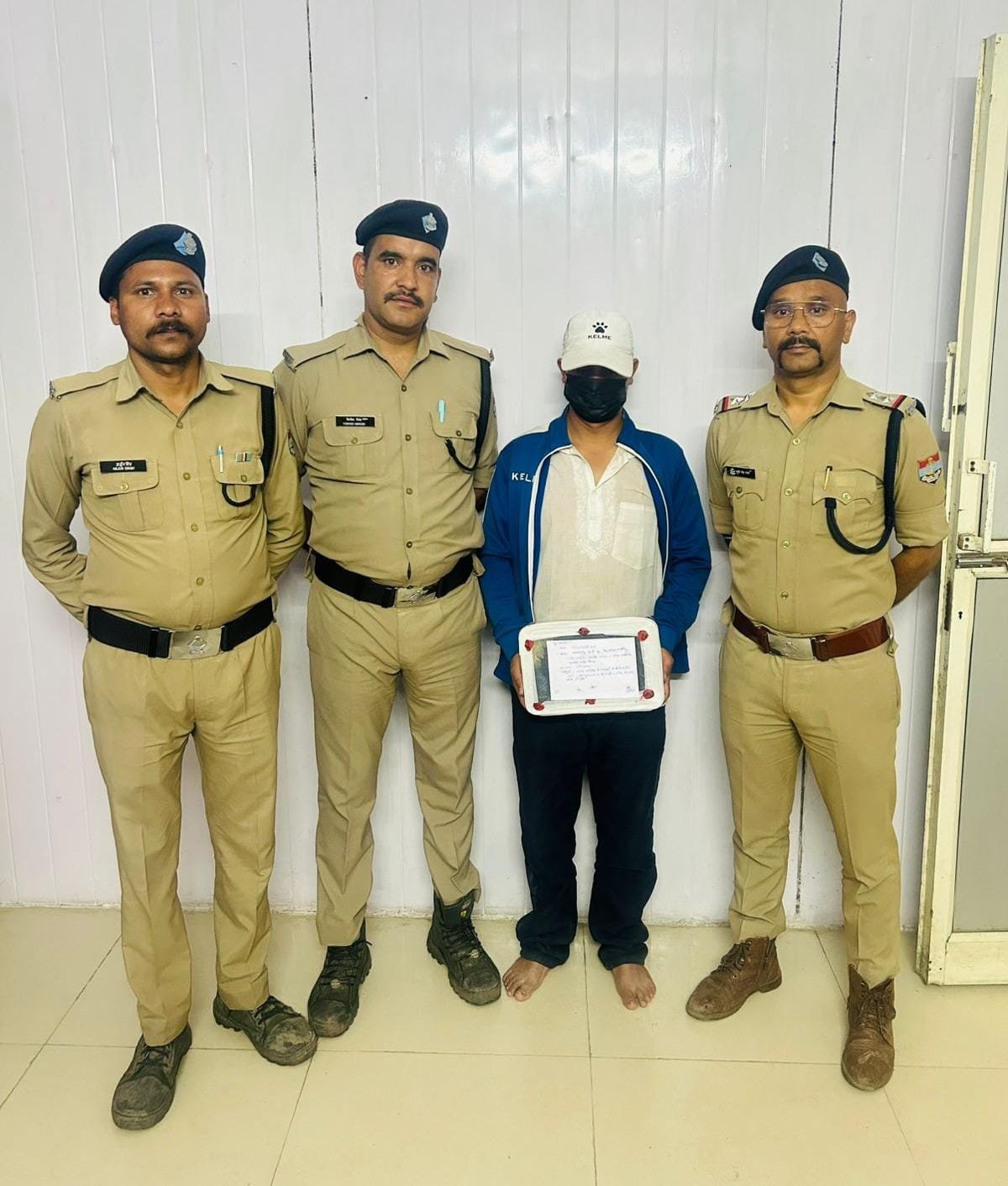 रुद्रप्रयाग पुलिस ने लाखों की चरस के साथ नेपाली तस्कर को किया गिरफ्तार