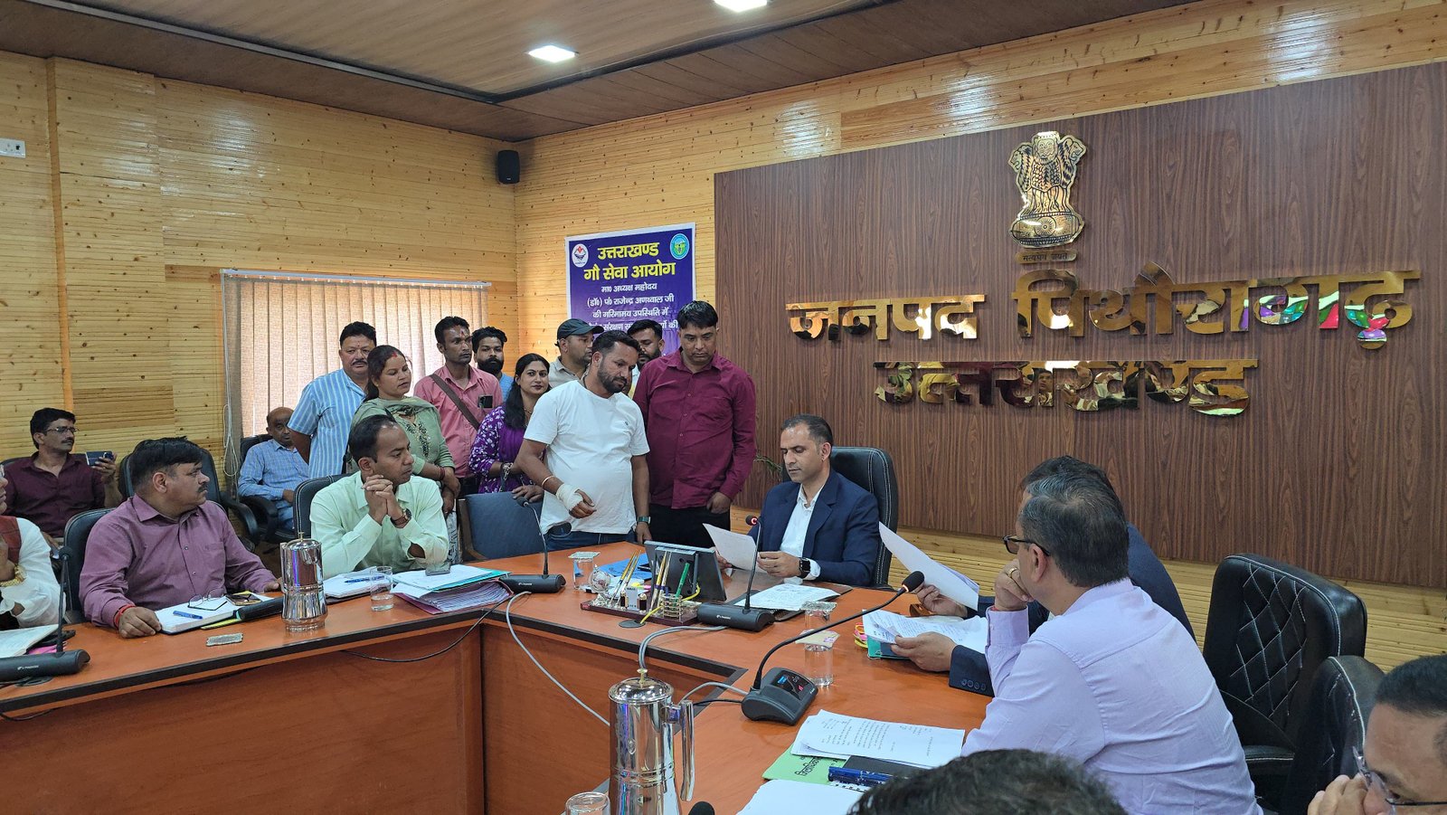 डीएम पिथौरागढ़ ने की जनसुनवाई, 60 से ज्यादा शिकायतें आईं
