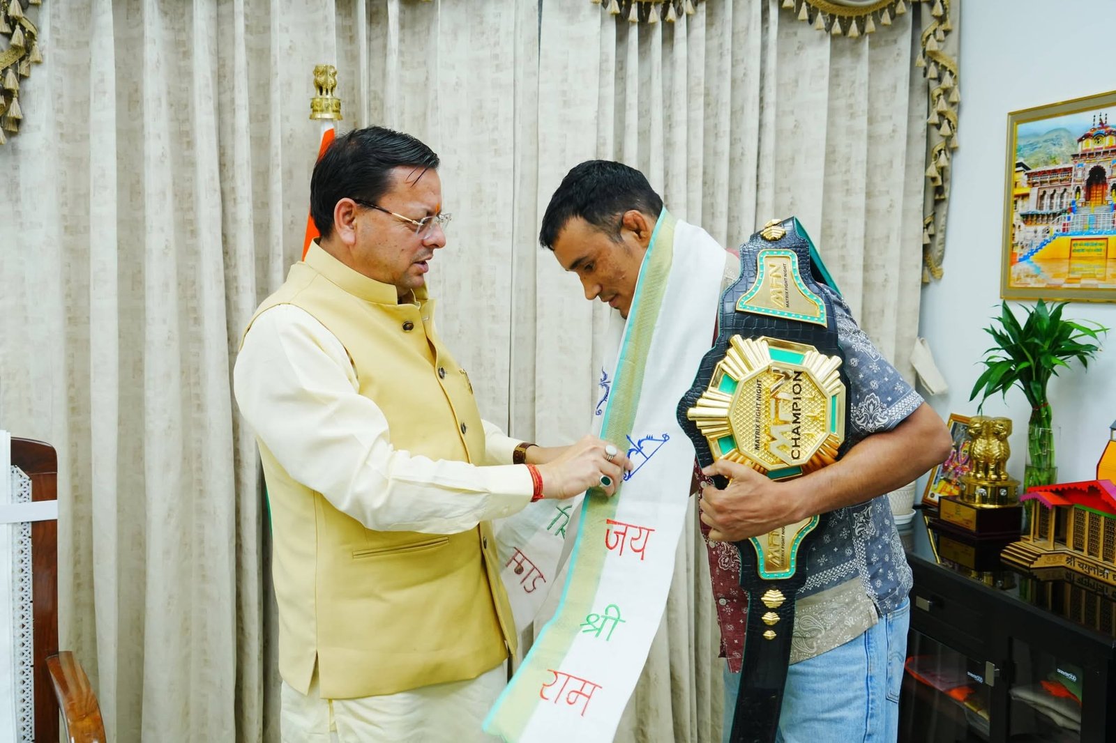 सीएम धामी से मिले वर्ल्ड चैंपियन दिबंगर रावत