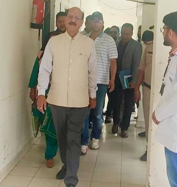 स्वास्थ्य मंत्री सुबोध उनियाल ने किया ज्योतिर्मठ सरकारी अस्पताल का निरीक्षण