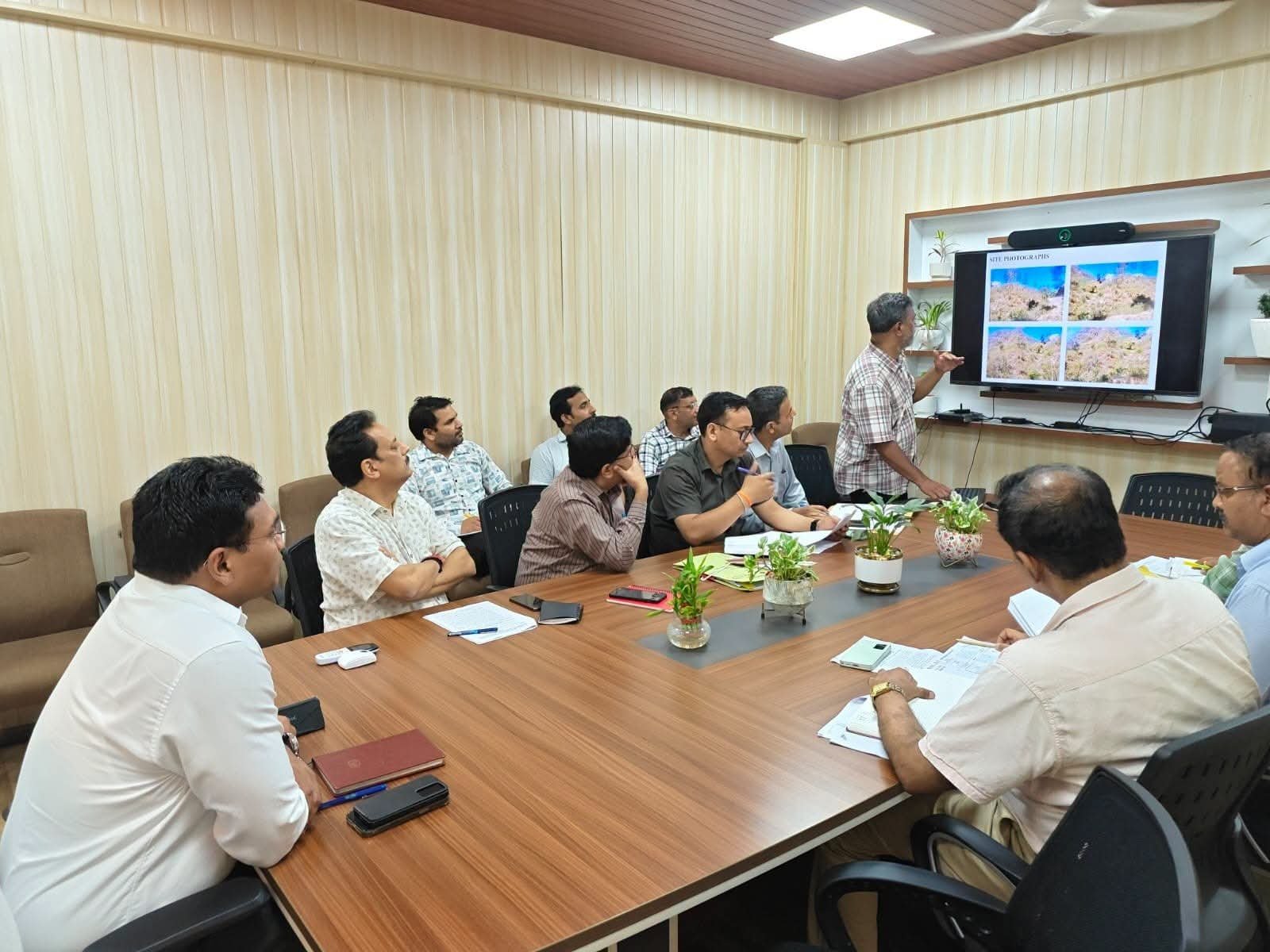रुद्रप्रयाग में बनेगा राज्य गेस्ट हाउस, सचिव ने की समीक्षा