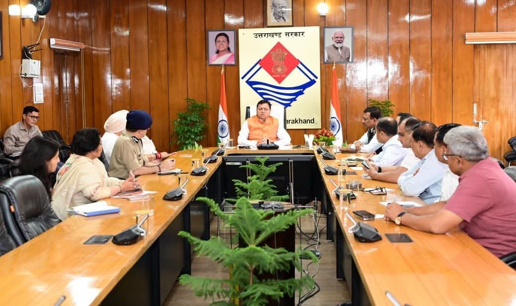 सीएम धामी ने उत्तराखंड आने वाले सभी श्रद्धालुओं और यात्रियों को बेहतर सुविधाएं उपलब्ध कराने का दिया निर्देश