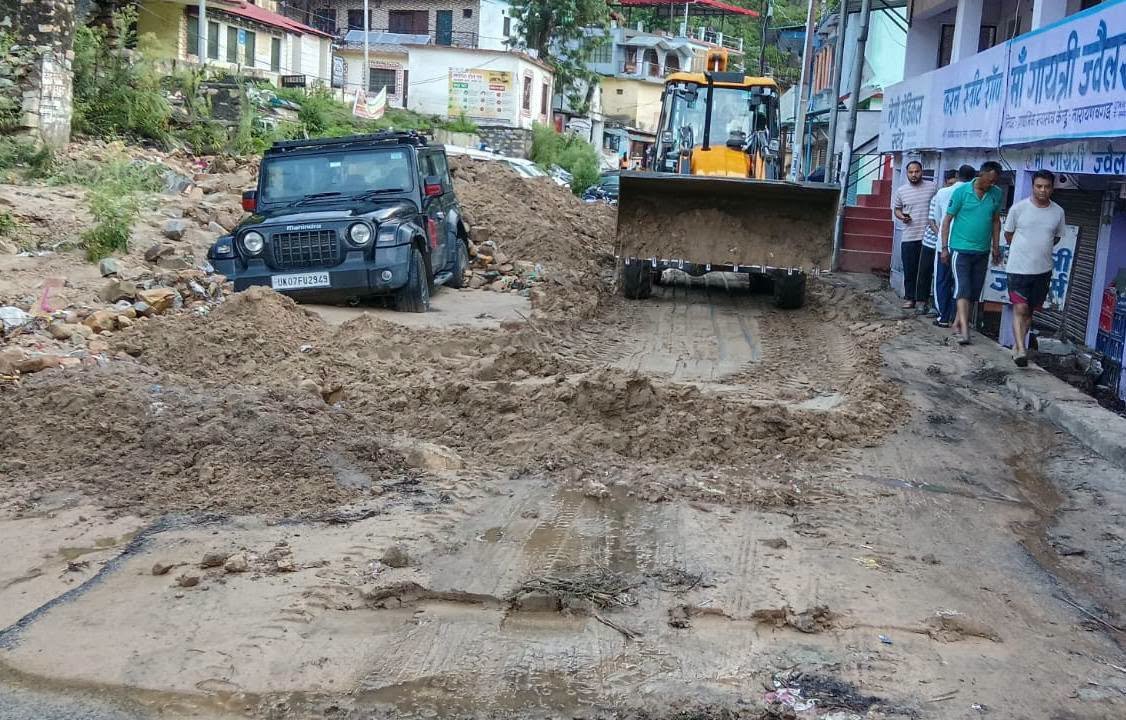 नारायणबगड़ में अतिवृष्टि के बाद राहत बचाव में जुटा प्रशासन