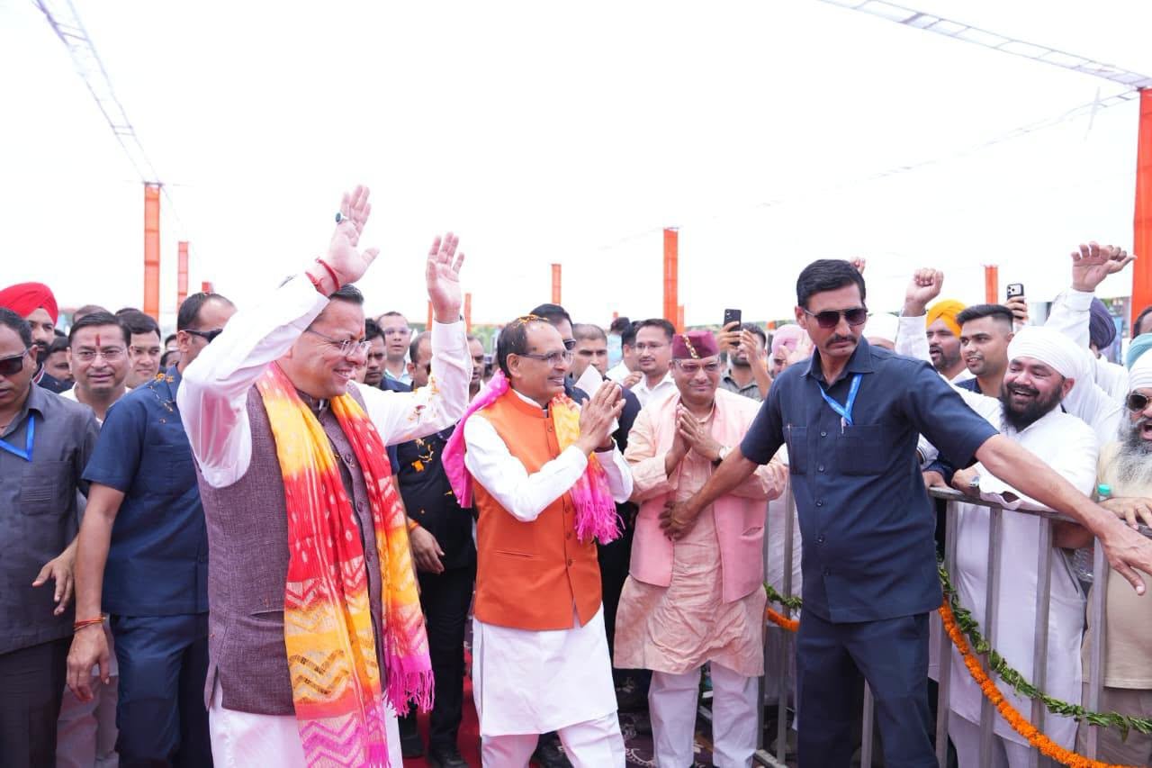 खेत बचाओ अभियान में केंद्रीय कृषि मंत्री शिवराज सिंह चौहान ने की शिरकत