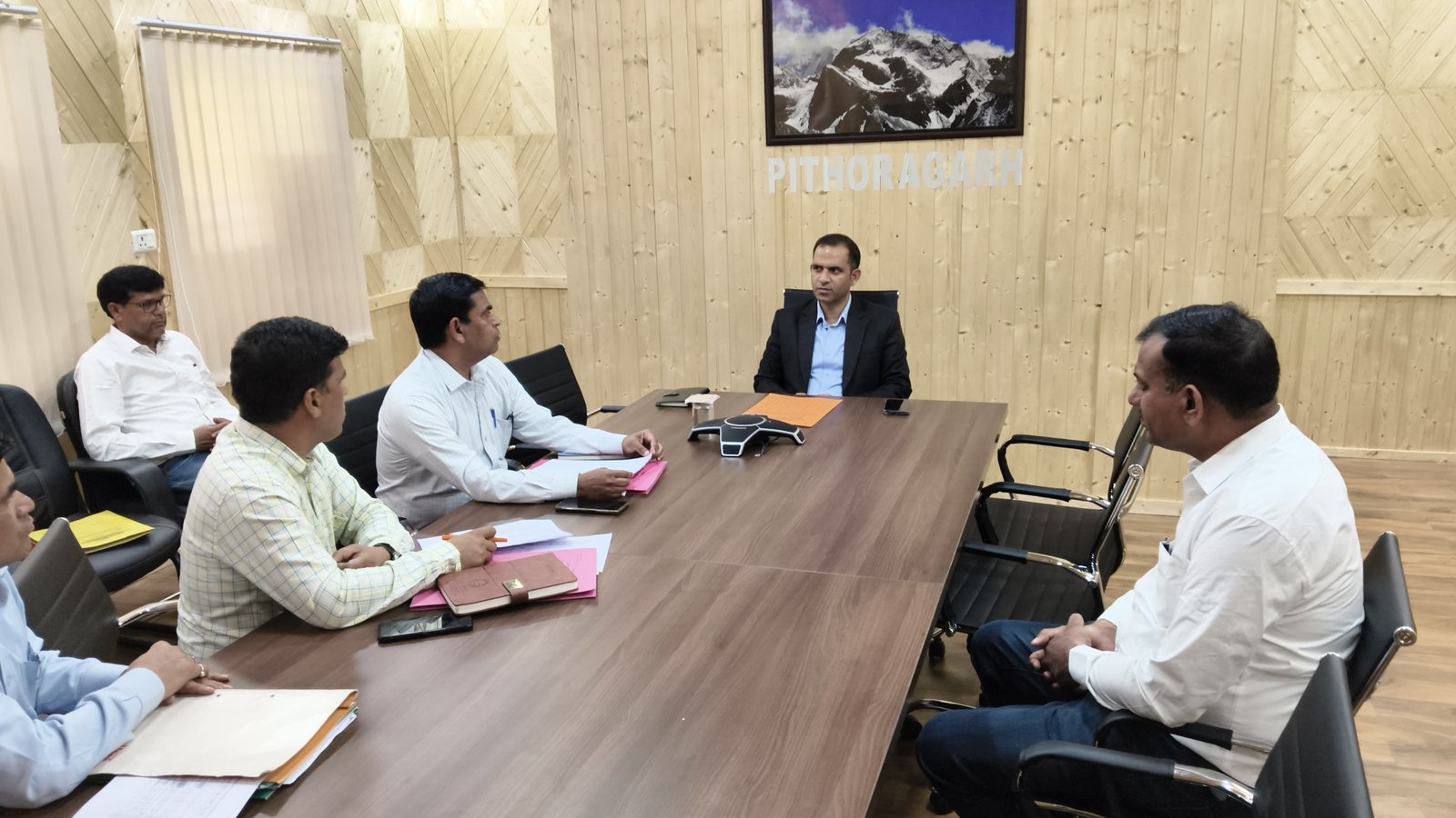 डीएम पिथौरागढ़ ने चंडिकाघाट पंपिंग योजना 16 घंटे संचालित करने का दिया आदेश