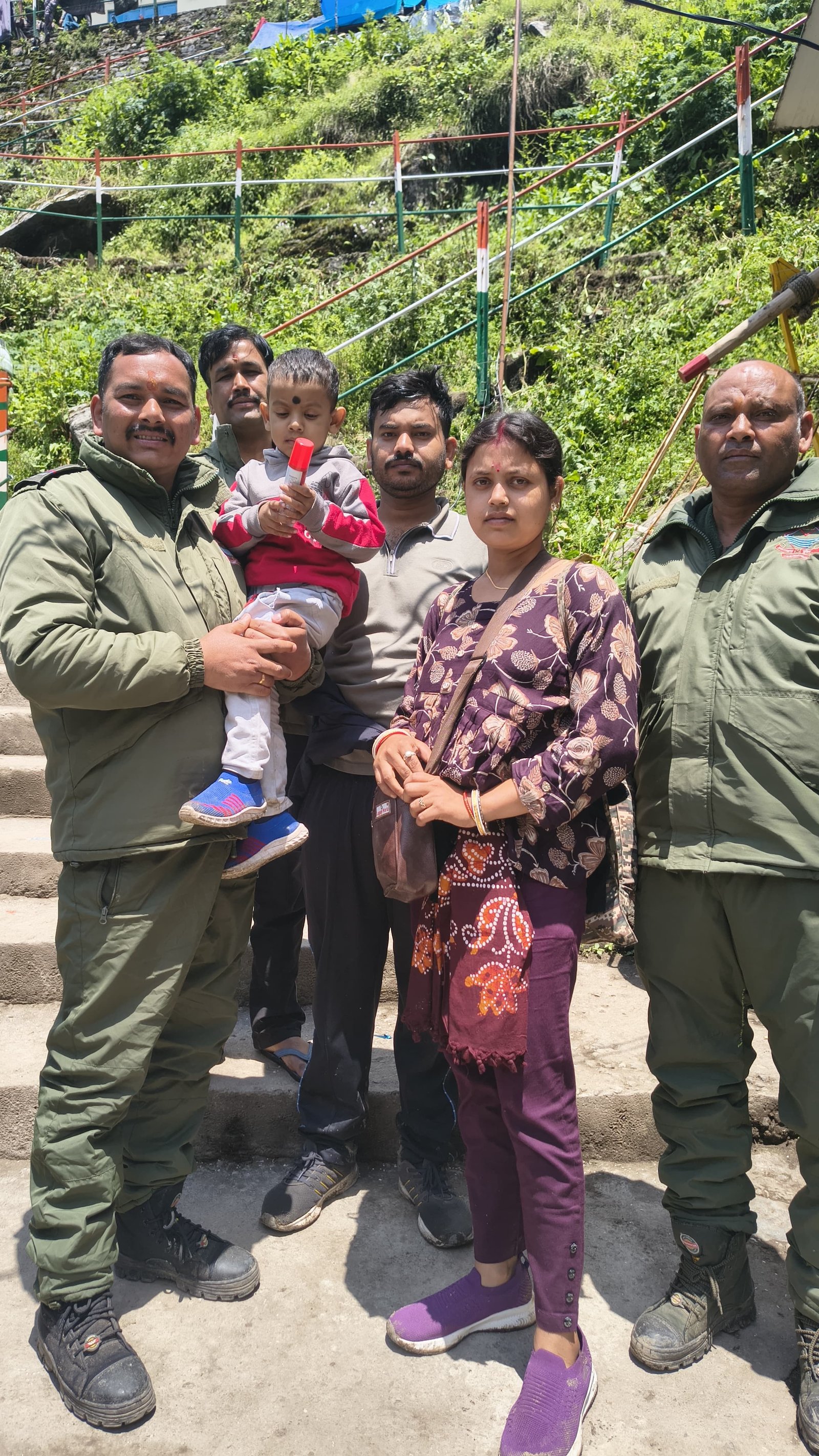 रुद्रप्रयाग पुलिस ने केदारनाथ यात्रा पर आए परिजनों को मिलाया