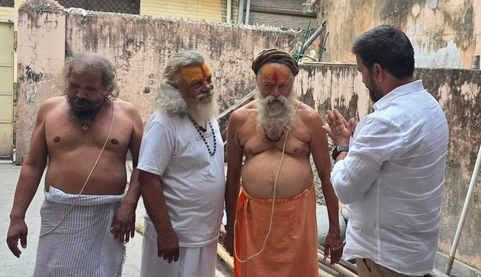 कांग्रेस नेता जयेंद्र रमोला की संतों से राम मंदिर चढ़ावा चोरी मामले में मुखर होकर आवाज उठाने की मांग की