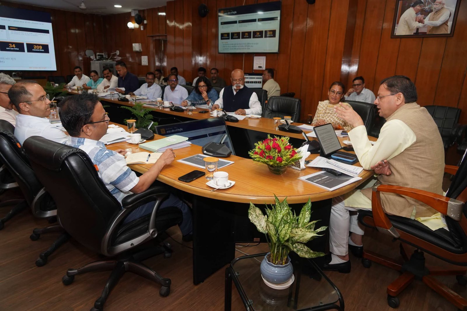 सीएम धामी ने खेल और युवा कल्याण विभाग की समीक्षा बैठक की