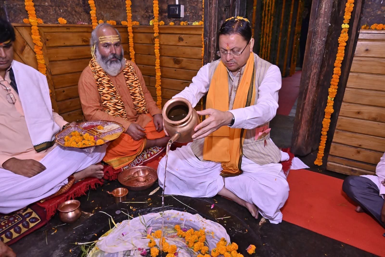 सीएम धामी ने वृद्ध जागेश्वर में की पूजा अर्चना