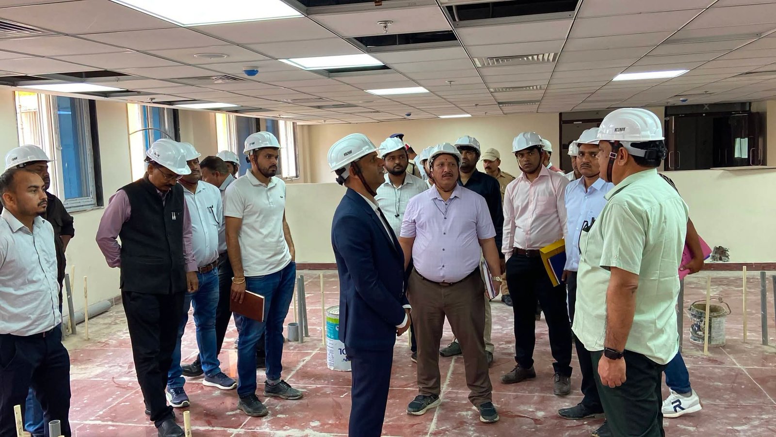 डीएम पिथौरागढ़ ने लिया निर्माणाधीन मेडिकल कॉलेज का निरीक्षण