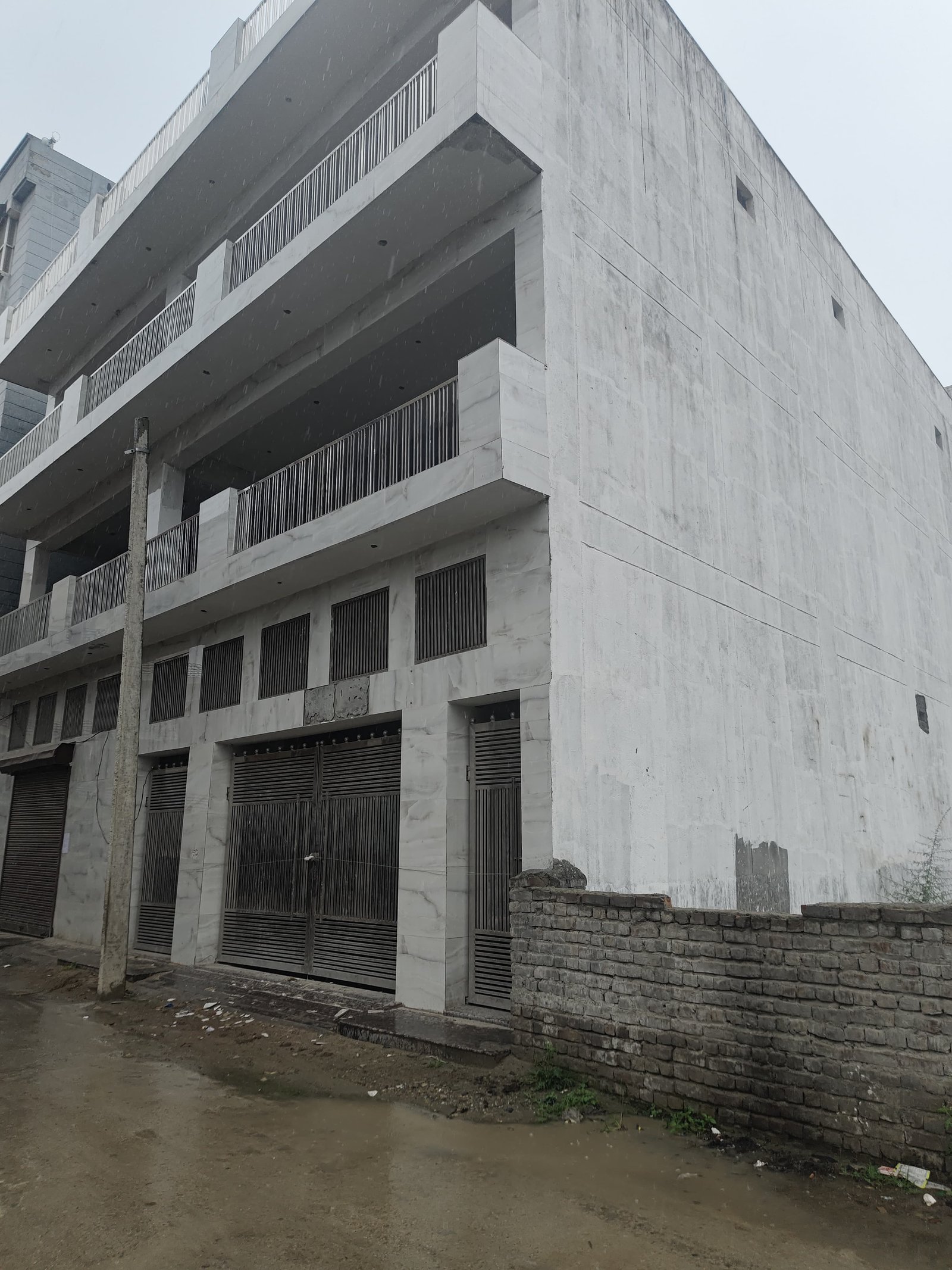देहरादून में अवैध निर्माण के खिलाफ MDDA का ताबड़तोड़ एक्शन