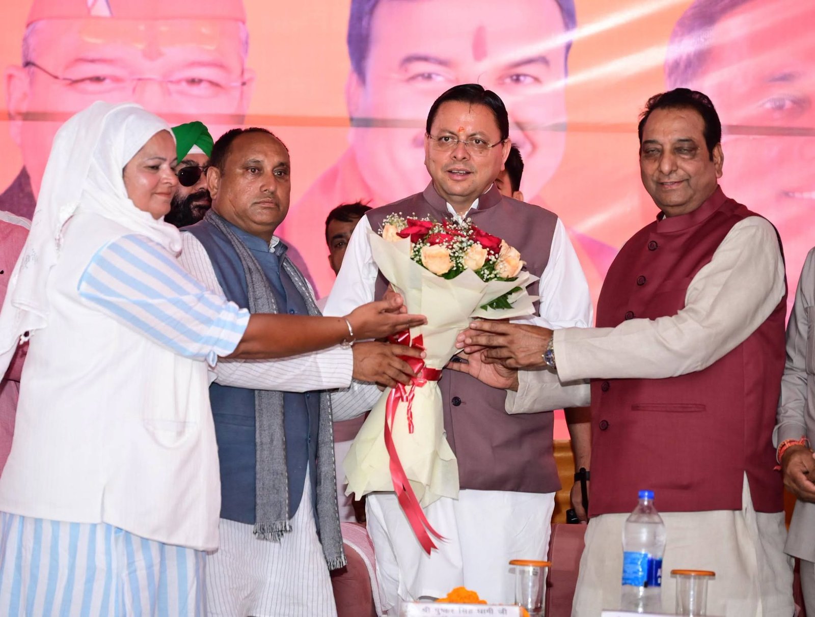 सीएम धामी ने अल्पसंख्य मोर्चा की ओर से आयोजित लाभार्थी सम्मेलन में की शिरकत