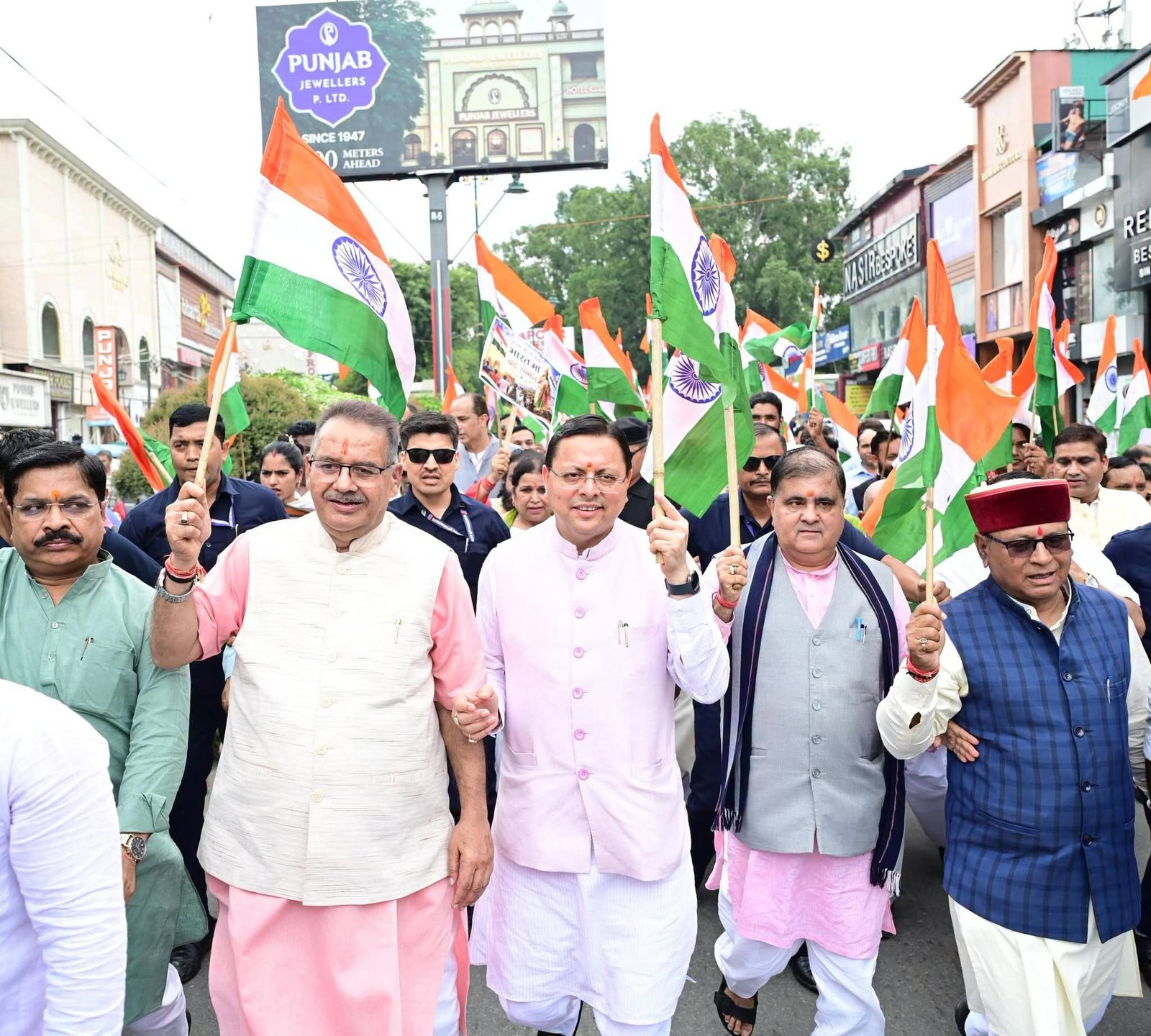 देहरादून में हर घर तिरंगा यात्रा की शुरुआत, सीएम धामी ने भी की शिरकत