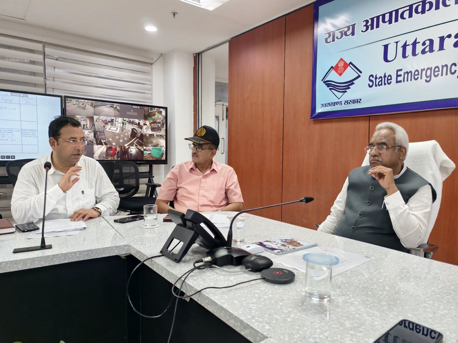 मदन कौशिक ने आपदा कंट्रोल रूम से जाना चमोली हादसे को अपडेट